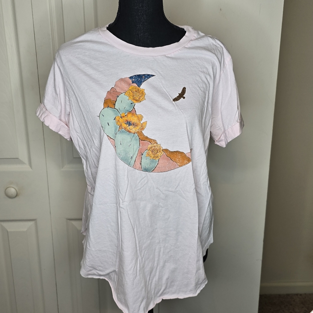 Torrid Light Pink Floral Moon Graphic Tee, Sz 00 (M/L)